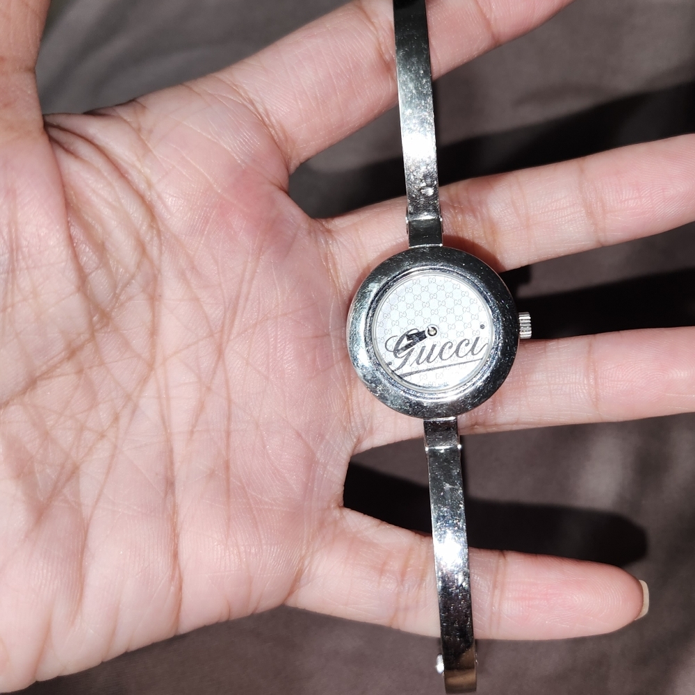 Gucci watch(authentic)